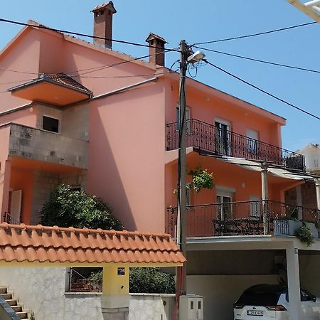 Miran Apartment Ivanica Bagian luar foto