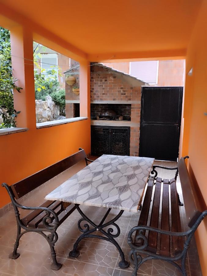 Miran Apartment Ivanica Bagian luar foto