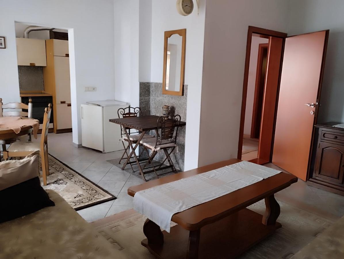 Miran Apartment Ivanica Bagian luar foto