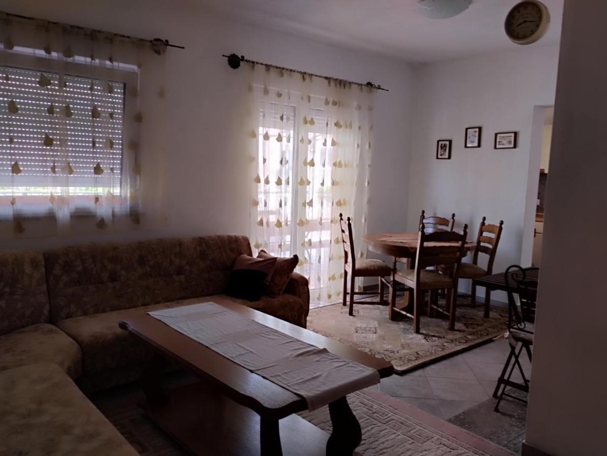 Miran Apartment Ivanica Bagian luar foto