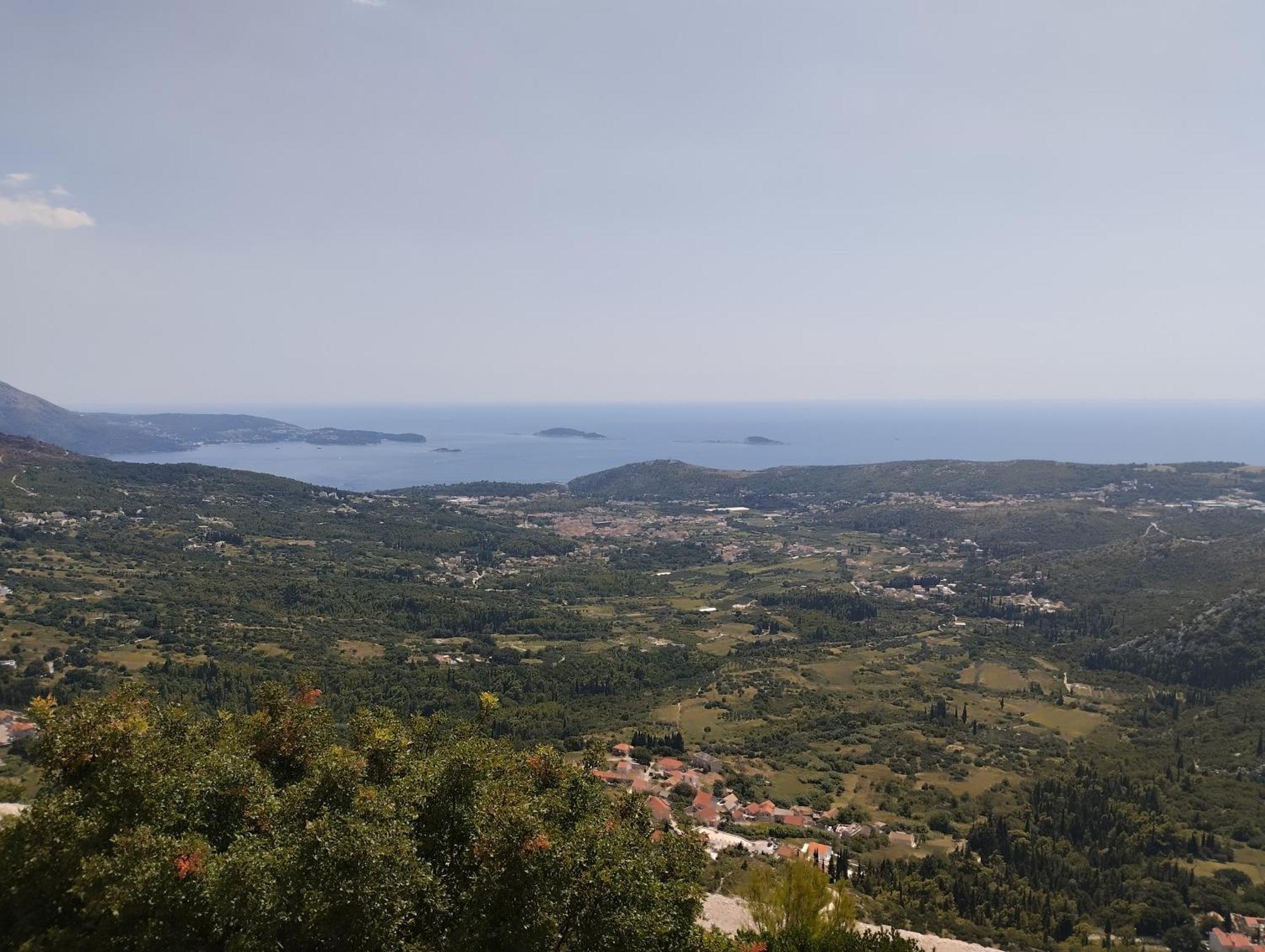 Miran Apartment Ivanica Bagian luar foto